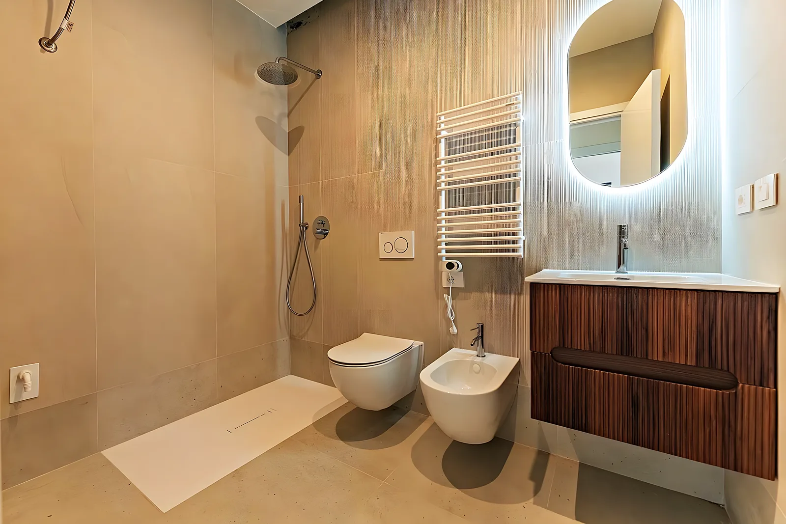 Baño de Málaga en obra durante el cambio de bañera por plato de ducha